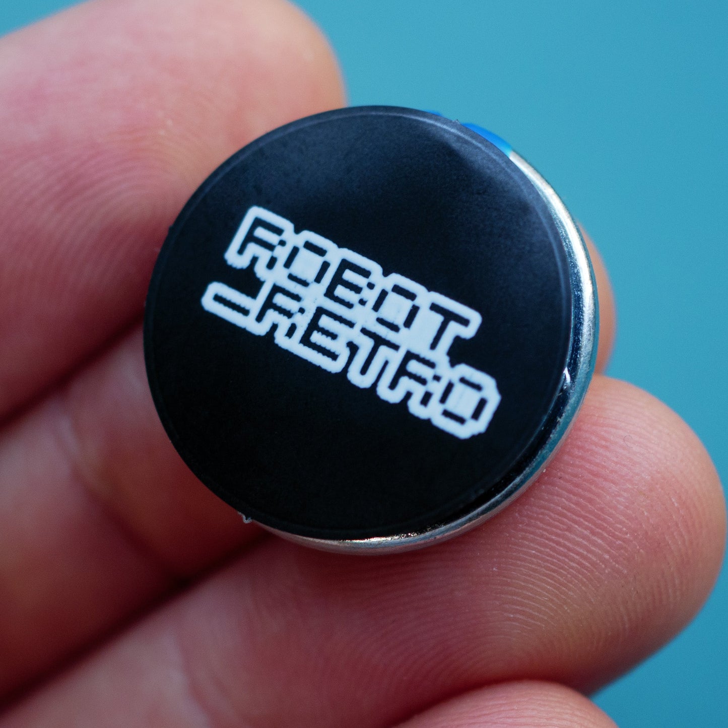2W Speaker and robot retro sticker