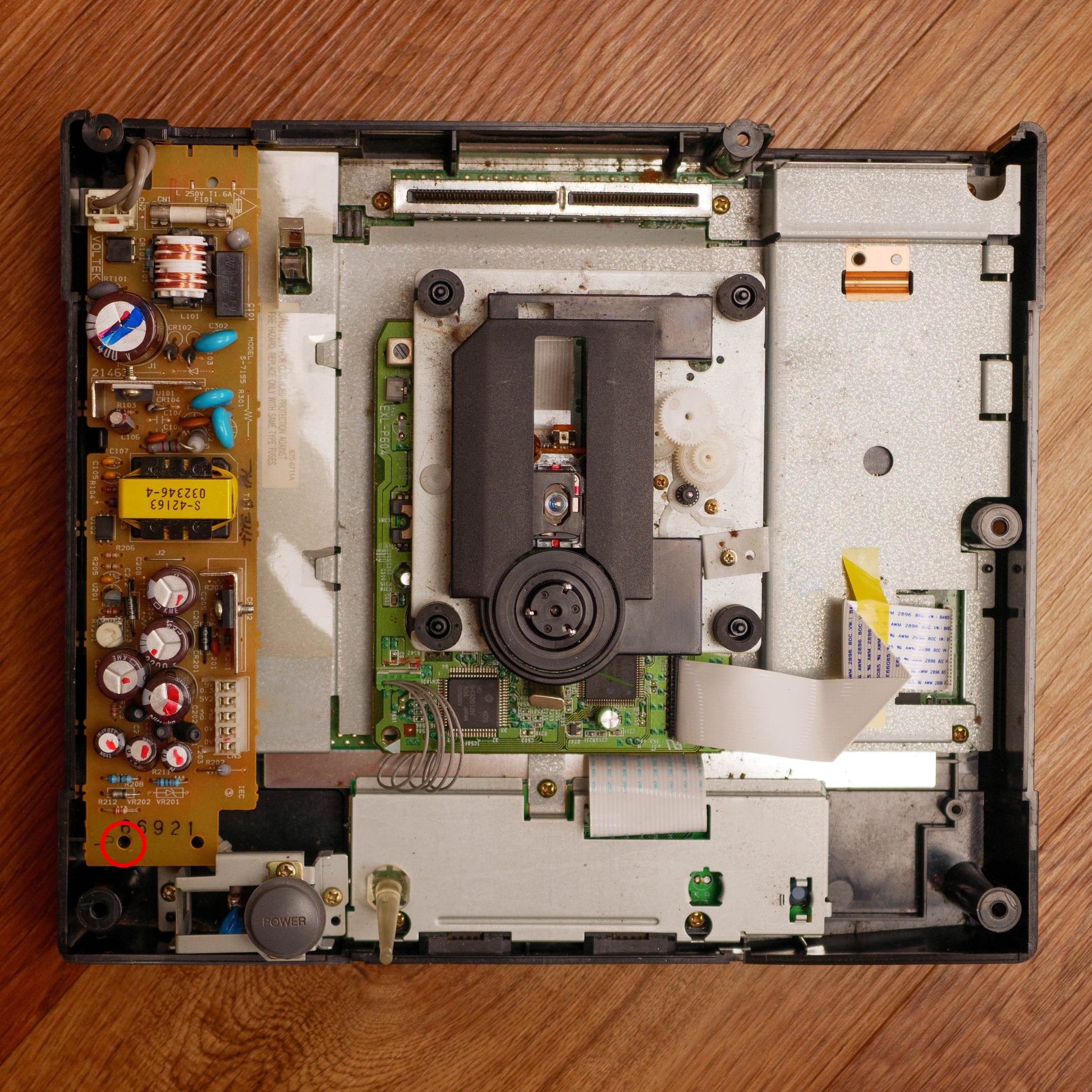 Saturn USBC Power Supply robot retro